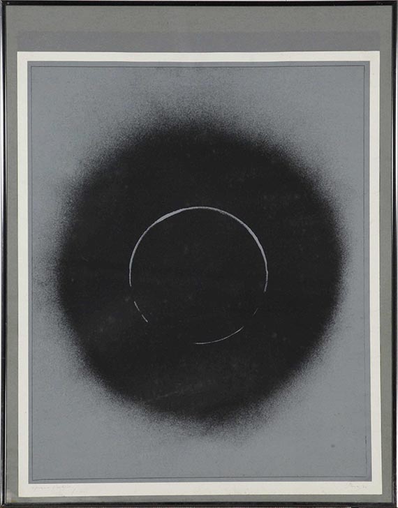 Otto Piene - Schwarze Sonne auf Grau - Frame image