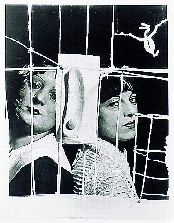 Man Ray - 6 Bll.:Palais de quattre heures. Selbstportrait mit Kamera. Portrait Marcel Duchamp. Juliet als sitzender Akt. Le Violon d
