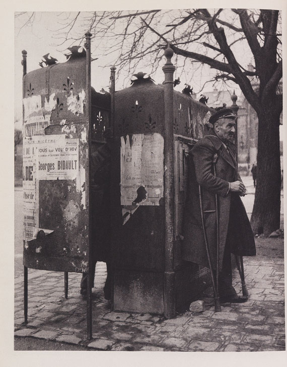 Robert Doisneau - Blaise Cendrars: La banlieue de Paris. 1949