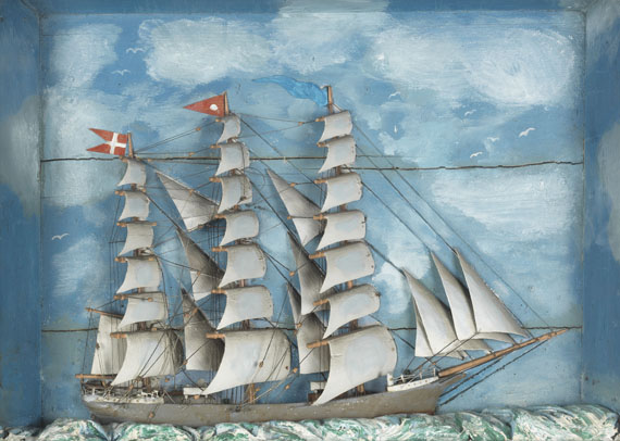 Dänemark - Seemannsarbeit: Halbmodell eines Dänischen Vollschiffs im Glaskasten