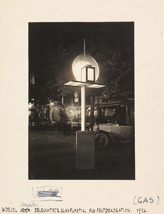 Walter Dexel - 8 Fotografien und Drucksachen für Jenaer Lampen