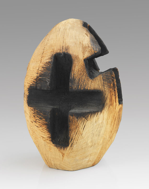 David Nash - Cross Egg - 