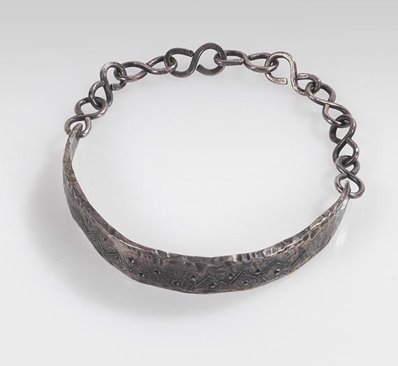 Karl Schmidt-Rottluff - Silberarmband mit Bügel und Kette - 
