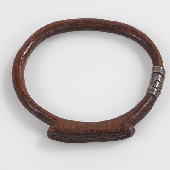 Karl Schmidt-Rottluff - Holzarmreif aus Palisander mit Silberspirale - Back side
