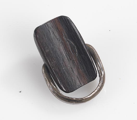 Karl Schmidt-Rottluff - Ring mit beweglichem Schild aus Ebenholz - Back side