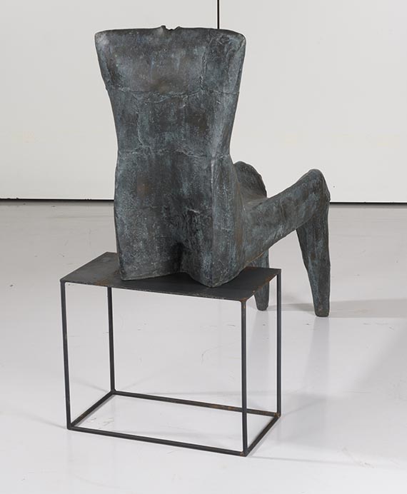 Lothar Fischer - Große Sitzende mit Gestell - Back side