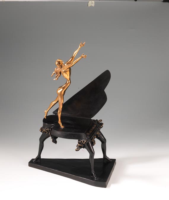 Salvador Dalí - Surrealist Piano - 