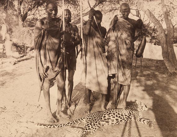  Reisefotografie - Reiseerinnerungen aus Egypten, Italien, Tunis und D.O.Afrika. Fotoalbum. Um 1900-1910. - 