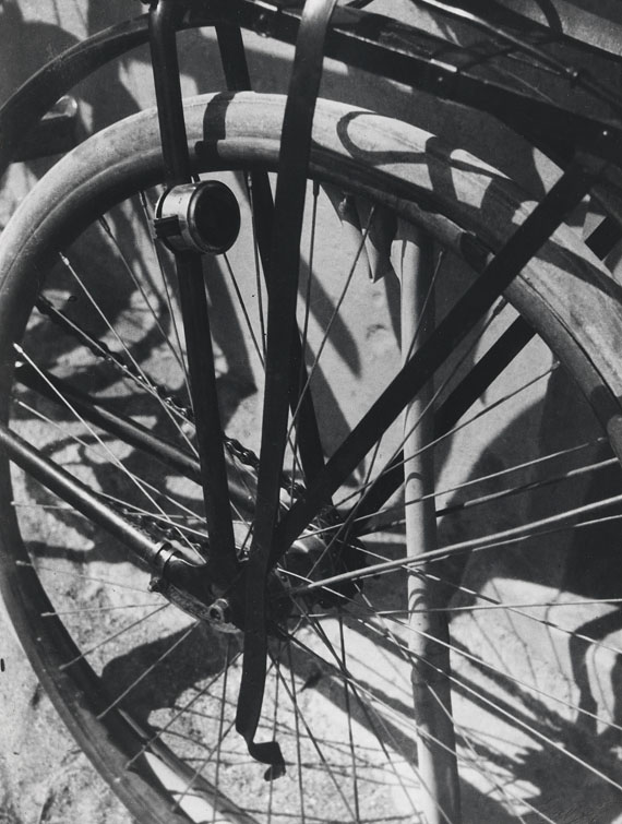 Herbert Bayer - 4 Photographien. Um 1960. - 