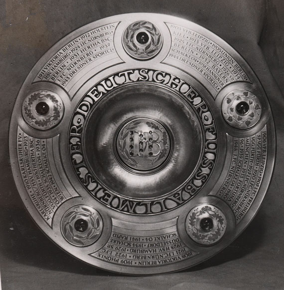 Elisabeth Treskow - Album mit 40 mont. Orig.-Fotografien 1949. - 