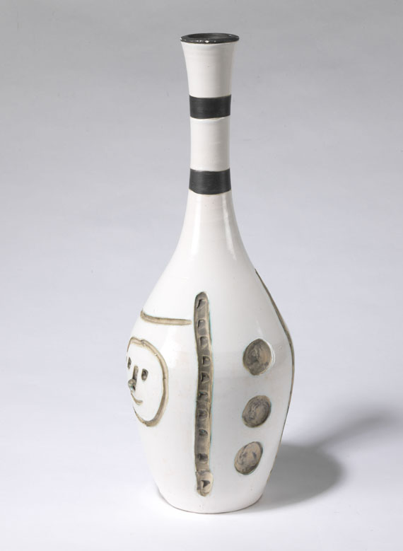 Pablo Picasso - Engraved bottle - Back side