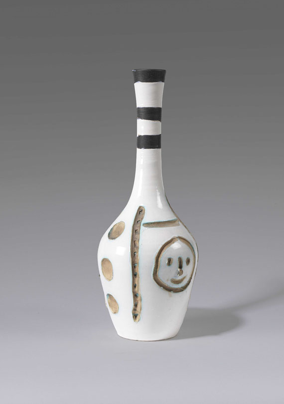 Pablo Picasso - Engraved bottle - Back side