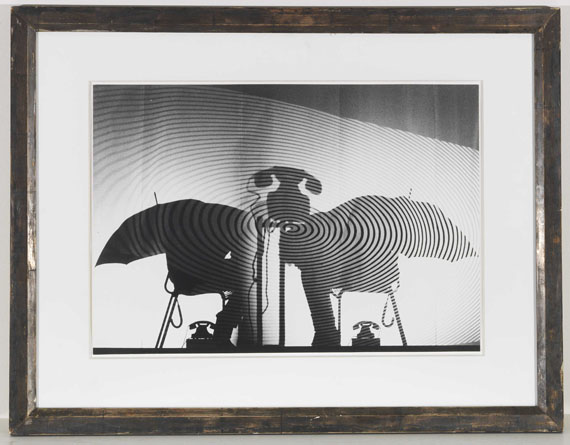 Jürgen Klauke - Ohne Titel (aus der Serie Schattenbilder) - Frame image