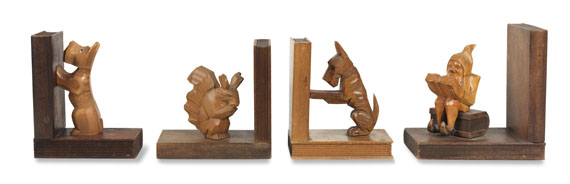   - Sammlung Buchstützen. 26 Tle. - 