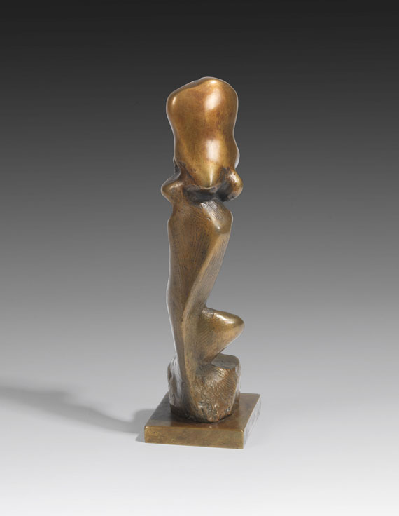 Henry Moore - Standing Girl