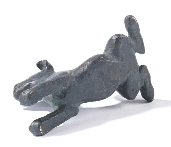 Renée Sintenis - Liegender junger Hund - Back side