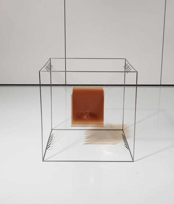 Piotr Kowalski - Cube gris - Back side