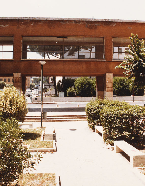 Günther Förg - 3 Fotografien (Eva - Citta universitaria Roma I + II). - 