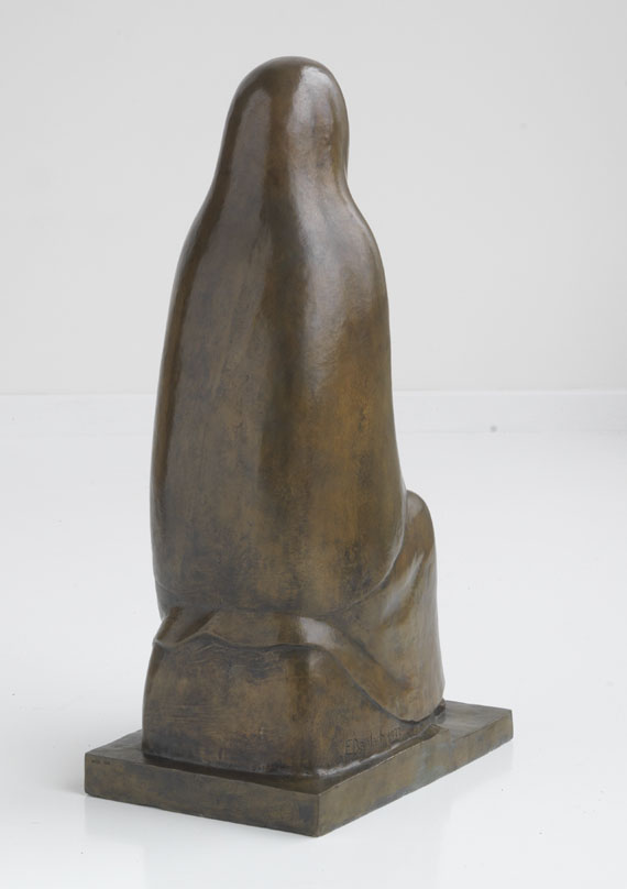 Ernst Barlach - Sitzende Alte - Back side