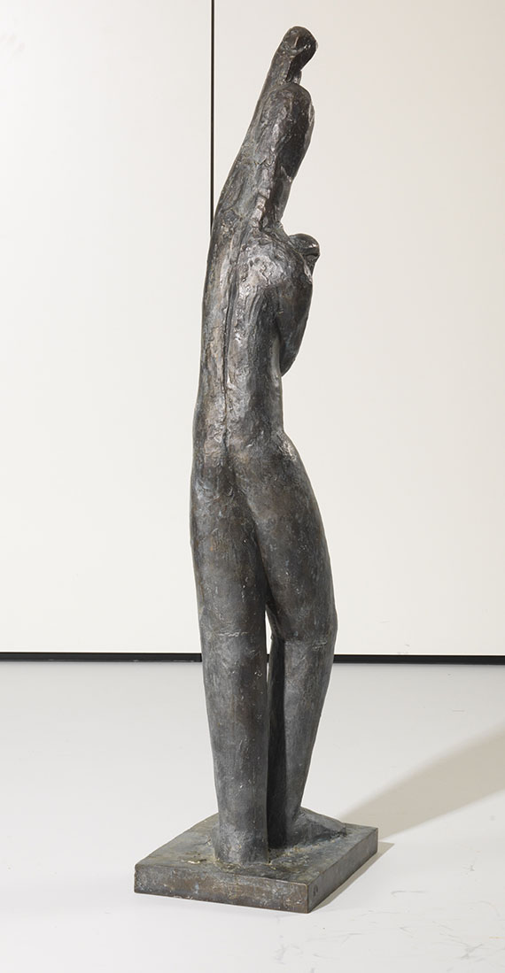 Joseph Pillhofer - Schmale mit erhobenem Arm - Back side