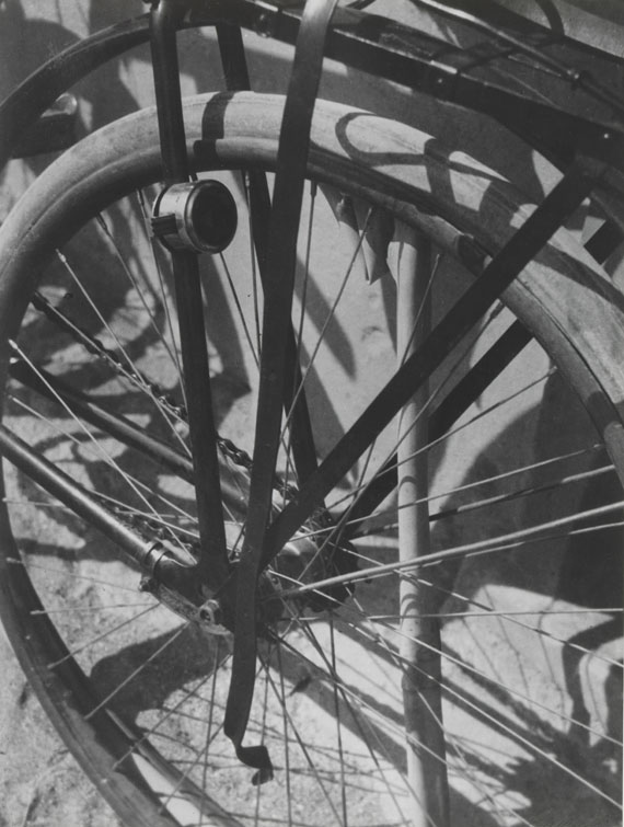 Herbert Bayer - Sammlung von 8 Orig.-Fotografien - 