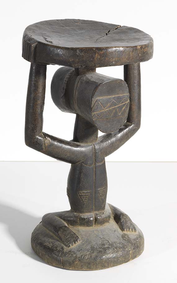   - Karyatiden-Hocker - Back side