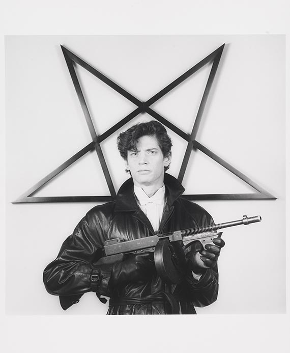 Robert Mapplethorpe - Self-portrait