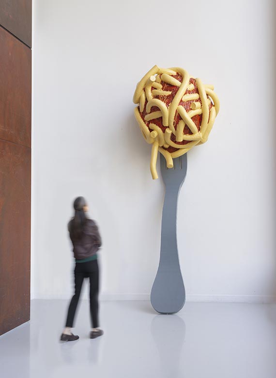 Claes Oldenburg - Leaning Fork with Meatball & Spaghetti III - 