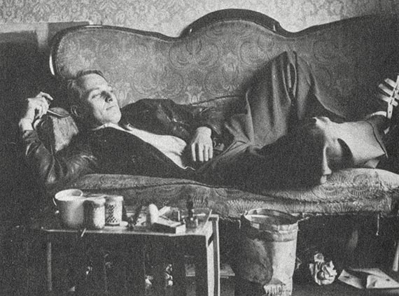 Illustration for: Asger Jorn on the Himmerland peninsula at P.V. Glob's house in Sebbersund, summer 1941, photo: Erik Thommersen.<br />© 2025 Donation Jorn, Silkeborg