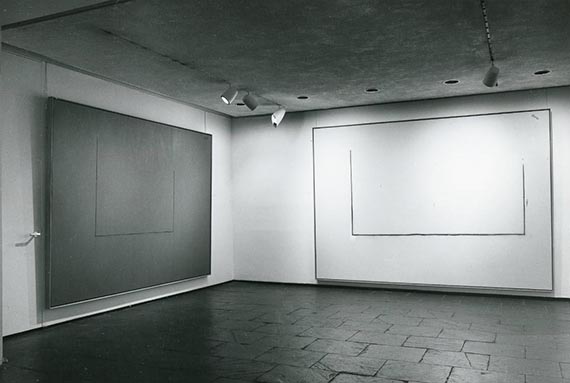 Illustration for: Exhibition view „Robert Motherwell: “Open” Series, 1967-1969“, Marlborough-Gerson Gallery, New York<br />May-June 1969. © VG Bild-Kunst, Bonn 2025