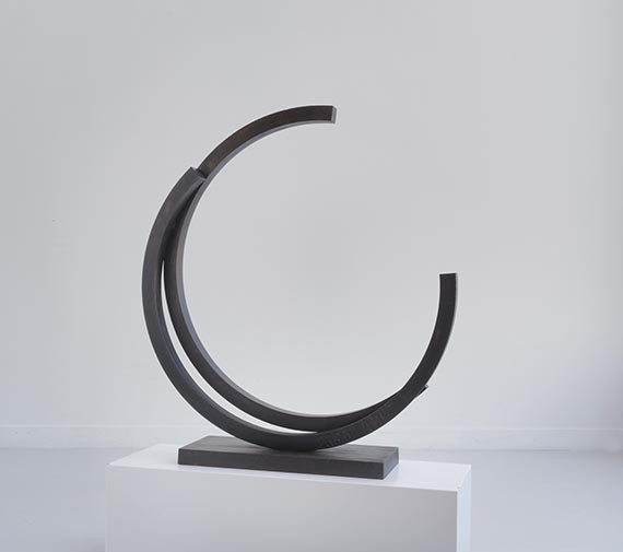 Bernar Venet - Deux Arcs 233.5° - 
