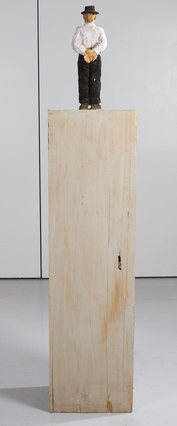 Stephan Balkenhol - Mann mit weißem Hemd und Hut - Back side