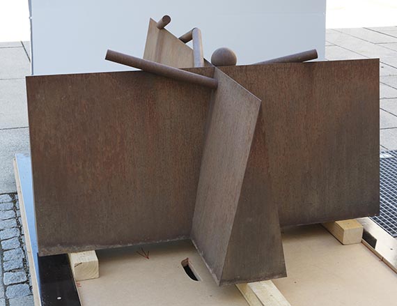 Fritz Koenig - Großes Bodenkreuz I - Back side
