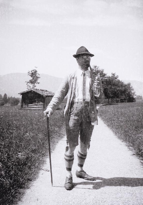 Illustration for: Kandinsky with a walking stick and pipe on a path near Kochel, 1910, photo: unknown.