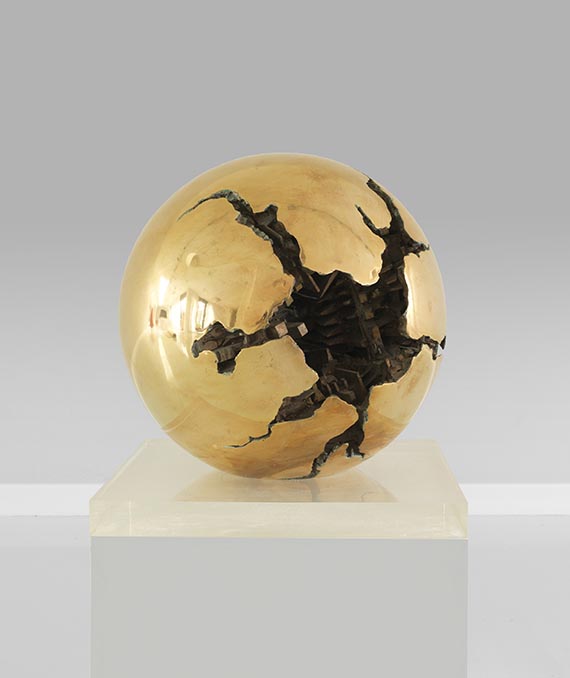 Arnaldo Pomodoro - Sfera con perforazione - 