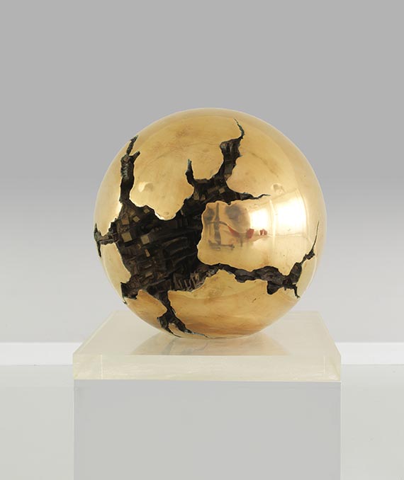 Arnaldo Pomodoro - Sfera con perforazione - 
