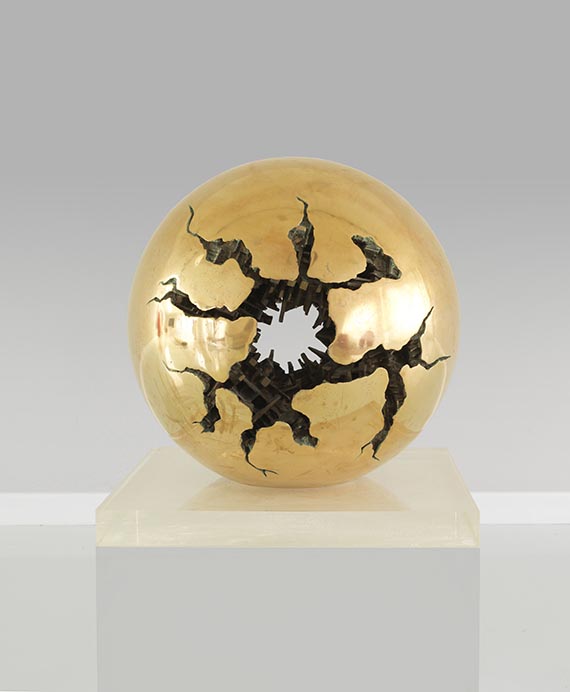 Arnaldo Pomodoro - Sfera con perforazione - Back side